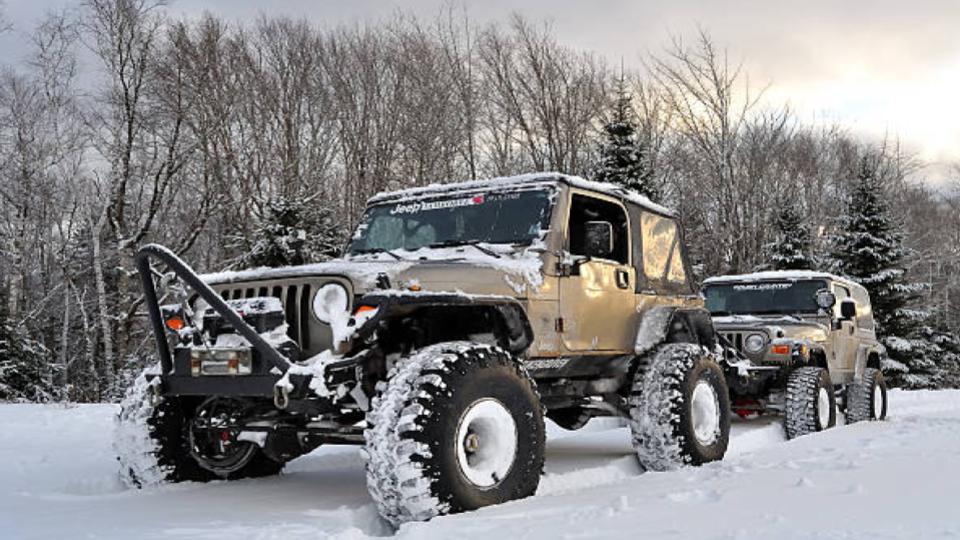 Do 4 Wheel Drive Vehicles Need Snow Chains? 4WD Life