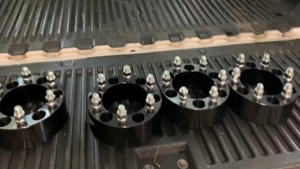 wheel spacers for a 33 inch tires for chevy silverado